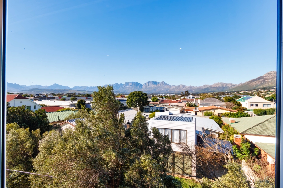 4 Bedroom Property for Sale in Gordons Bay Village Western Cape